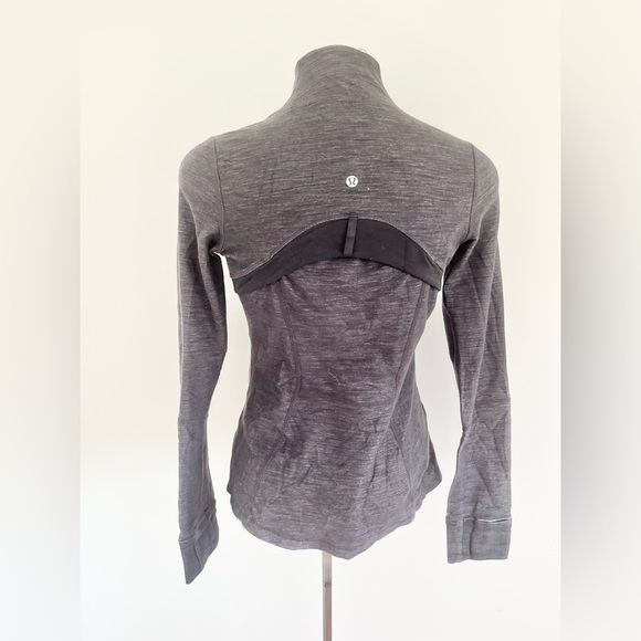 Lululemon Define Jacket Black Slub Denim size 6
Yoga Wear Full Zip Sweater small - Picture 9 of 13